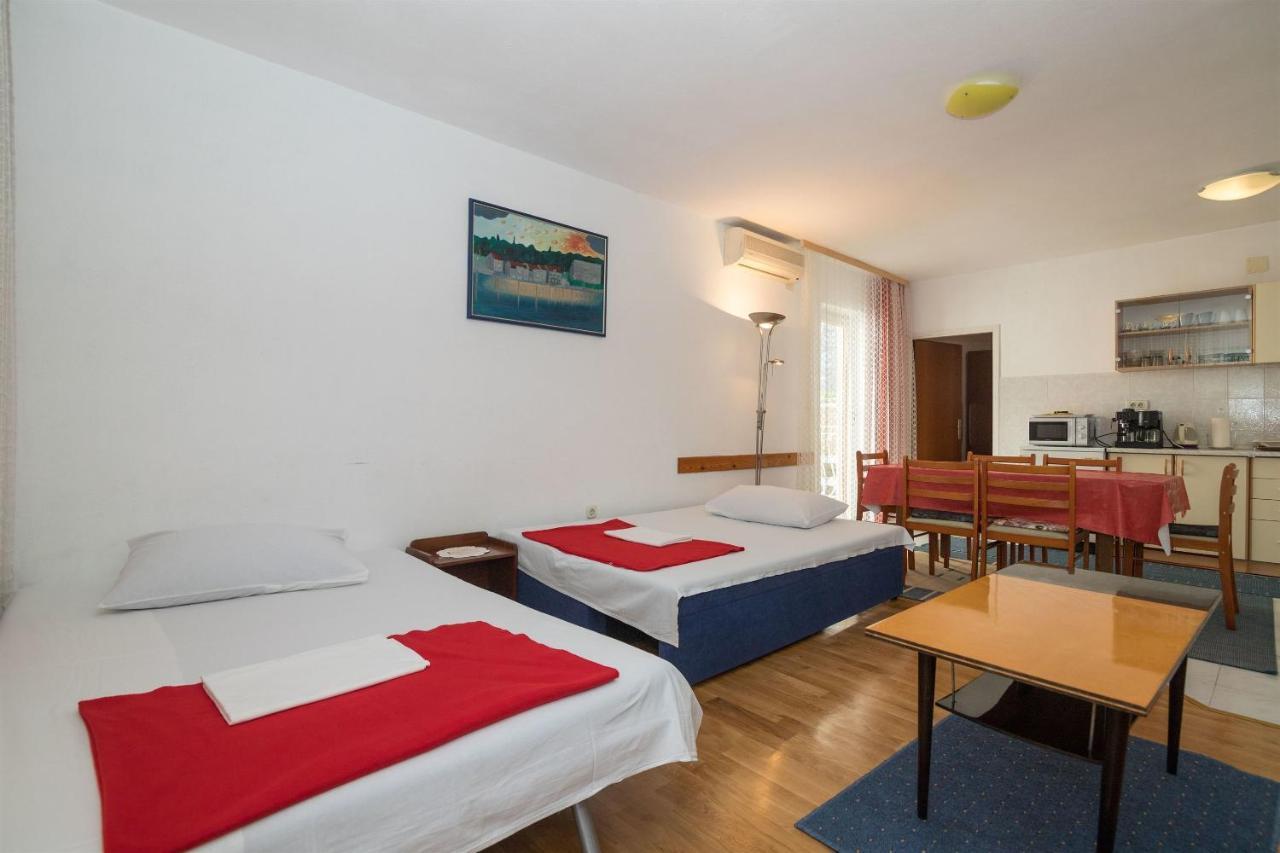 Apartment Ante Tonci Макарска Екстериор снимка