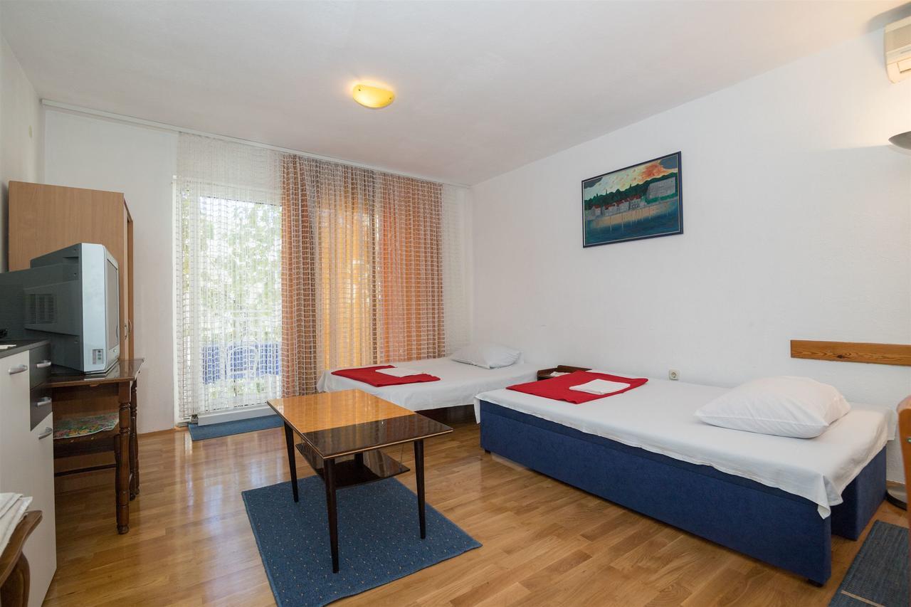 Apartment Ante Tonci Макарска Екстериор снимка