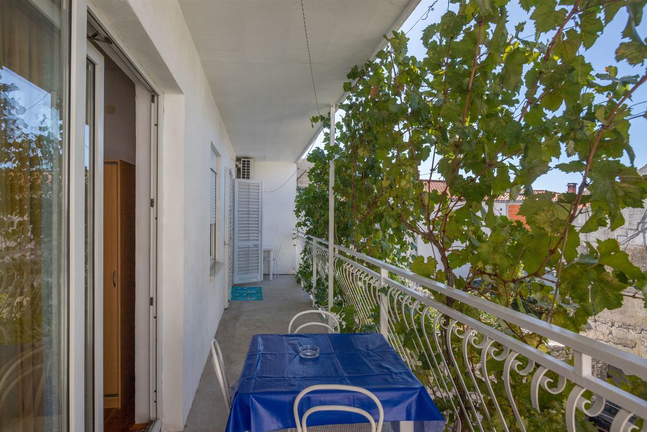 Apartment Ante Tonci Макарска Екстериор снимка